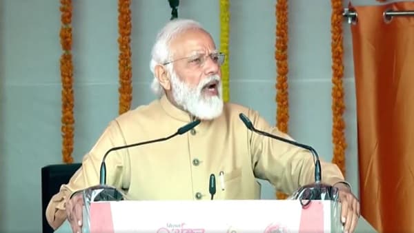ओमिक्रॉनचा धसका! उत्तर प्रदेशात रॅलीवर बंदी घाला, विधानसभा निवडणुकाही पुढे ढकला, थेट कोर्टाचं मोदींना आवाहन