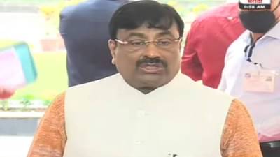 लोकशाहीचे रक्षक असाल तर अधिवेशनाचा कालावधी एक आठवड्याने वाढवा, सुधीर मुनगंटीवार यांची मागणी