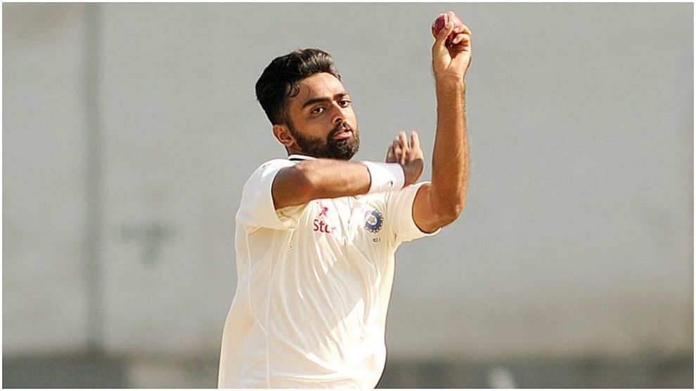 जयदेव उनाडकट : एमएस धोनीच्या नेतृत्वाखाली भारताने 2010 मध्ये दक्षिण आफ्रिकेचा दौरा केला तेव्हा सेंच्युरियनमध्ये खेळल्या गेलेल्या पहिल्या कसोटीत जयदेव उनाडकटचे पदार्पण झाले. उनाडकटने भारतासाठी खेळलेली ही शेवटची कसोटी होती. या सामन्यात उनाडकटला कोणतेही यश मिळाले नाही. तर भारत हा सामना एक डाव आणि 25 धावांनी हरला.