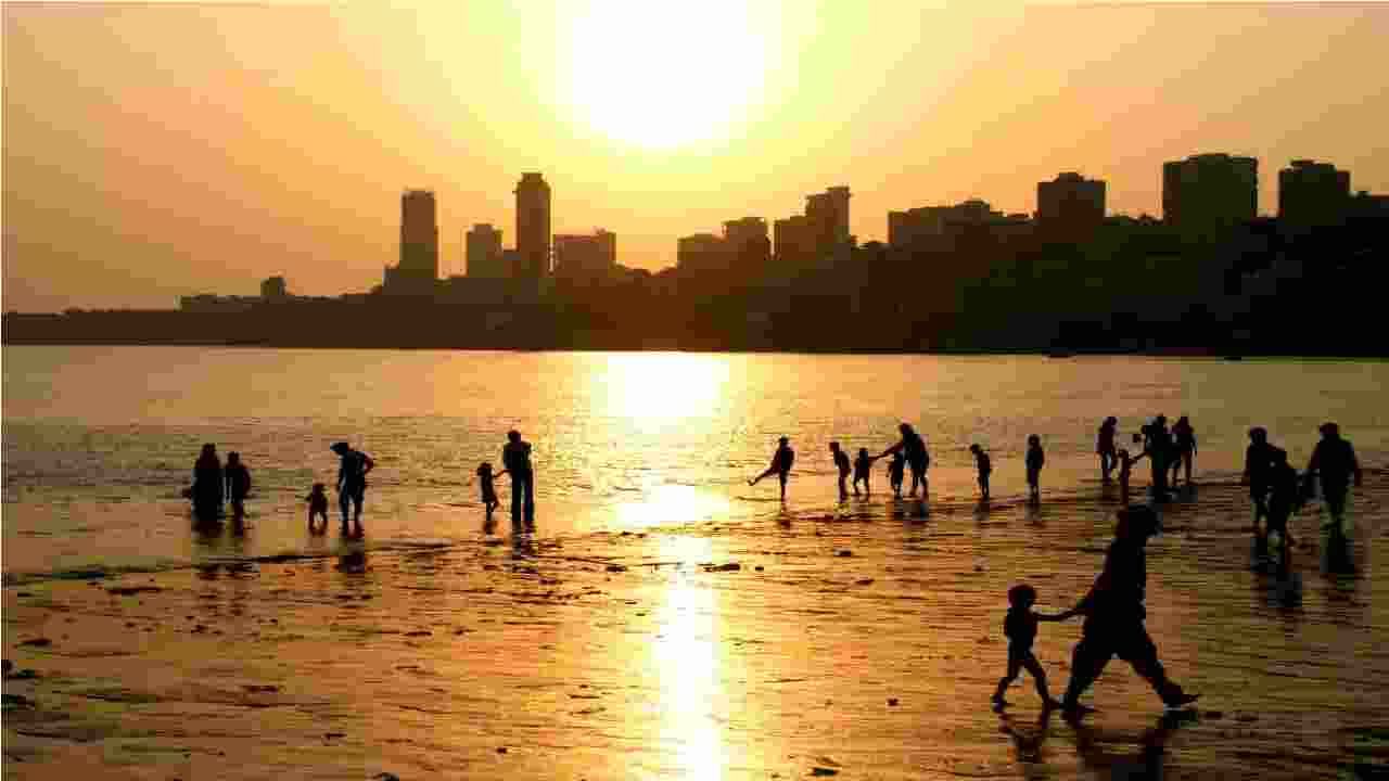 Omicron Alert: मुंबईत न्यू इयर, थर्टी फर्स्टचा प्लॅन करताय? आधी निर्बंधांची यादी वाचा!