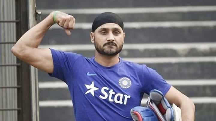 'आप'कडून क्रिकेटर हरभजन सिंगला उमेदवारी जाहीर 'आप'कडून क्रिकेटर हरभजन सिंगला उमेदवारी जाहीर
