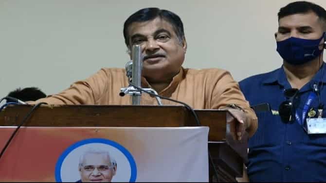 Nagpur | महापौर तिवारींना नितीन गडकरींचा सल्ला, लोकांची घरबसल्या कामं झाली पाहिजेत अशी महापालिका तयार करा