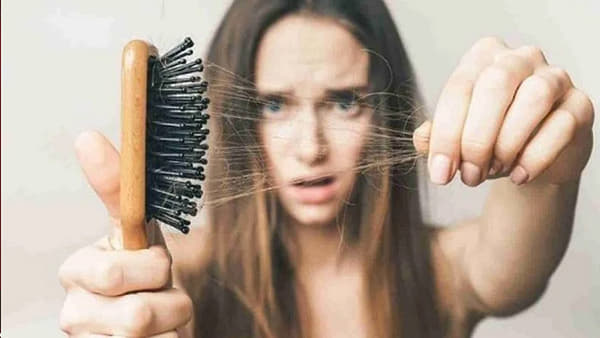 Hair Care | केस गळतात? ‘ही’ असू शकतात कारणं.. ‘या’ पदार्थाने गळू शकतात तुमचे केस!