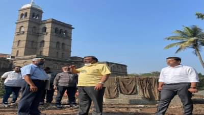 सावित्रीबाई फुले पुणे विद्यापीठात बसविण्यात येणाऱ्या क्रांतिज्योती सावित्रीबाई फुले यांच्या पुतळ्याचे काम अंतिम टप्प्यात