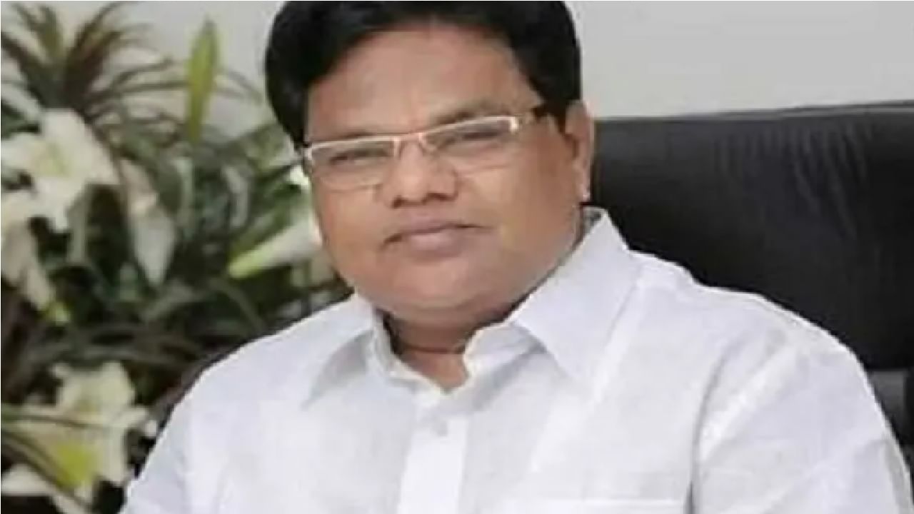 'मी नाराज नाही, शिवसेनेतच राहणार, जाणीवपूर्वक बदनाम केलं जातंय,' पक्षांतराच्या चर्चेनंतर तानाजी सावंत यांचे स्पष्टीकरण 'मी नाराज नाही, शिवसेनेतच राहणार, जाणीवपूर्वक बदनाम केलं जातंय,' पक्षांतराच्या चर्चेनंतर तानाजी सावंत यांचे स्पष्टीकरण