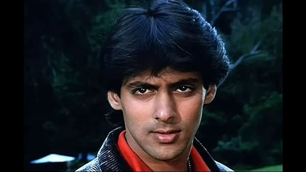 सलमानने 1989 मध्ये 'मैंने प्यार किया' या चित्रपटाद्वारे चित्रपटसृष्टीत पदार्पण केले. या चित्रपटात त्याच्यासोबत अभिनेत्री भाग्यश्री मुख्य भूमिकेत होती. या चित्रपटाचे दिग्दर्शन सूरज बडजात्या यांनी केले होते. या चित्रपटानंतर सलमान खान बॉलिवूडचा ‘लव्हर बॉय’ बनला.