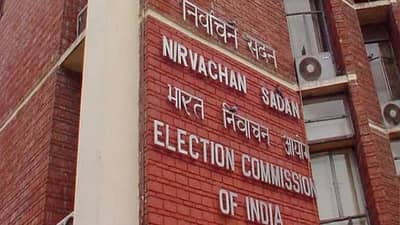 पाच राज्यांच्या निवडणुका पुढे ढकलण्याबाबतचा सस्पेन्स कायम; निवडणूक आयोगाने आरोग्य विभागाकडून मागवला अहवाल