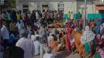 अंत्यविधीसाठी निघालेले प्रेत थेट ग्रामपंचायतीच्या ओट्यावर, औरंगाबादच्या दिगर गावात कशाचा वाद पेटला?