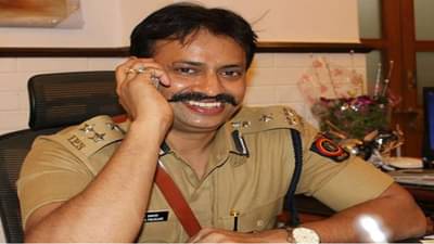 काय सांगता ? चक्क झाड फेकून मारत गुन्हेगाराला अटक, पिंपरी- चिंचवड पोलीस आयुक्तांचा दावा, वस्तुस्थिती काय?