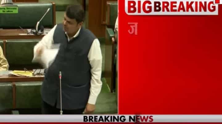कोणतंही नियोजन न करता एका दिवसात 40-40 हजार लोकांचे मोर्चे येतात कसे? - देवेंद्र फडणवीस कोणतंही नियोजन न करता एका दिवसात 40-40 हजार लोकांचे मोर्चे येतात कसे? - देवेंद्र फडणवीस