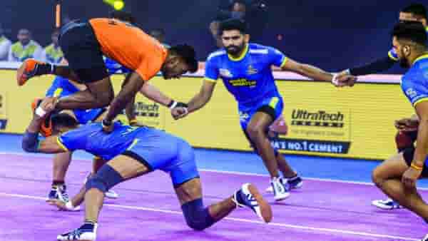 PKL 2021-22 LIVE Score and Updates, UP Yoddha vs Jaipur Pink Panthers: प्रदीप नरवाल फेल, अभिषेक बच्चनची टीम जिंकली