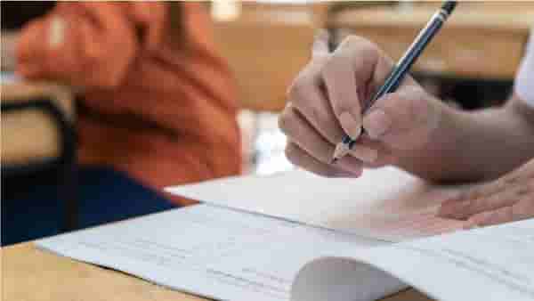 HSC SSC Exam : कोरोना वाढतोय, दहावी बारावीच्या परीक्षांचं काय होणार?, बोर्डाच्या अधिकाऱ्यांनी दिलं उत्तर