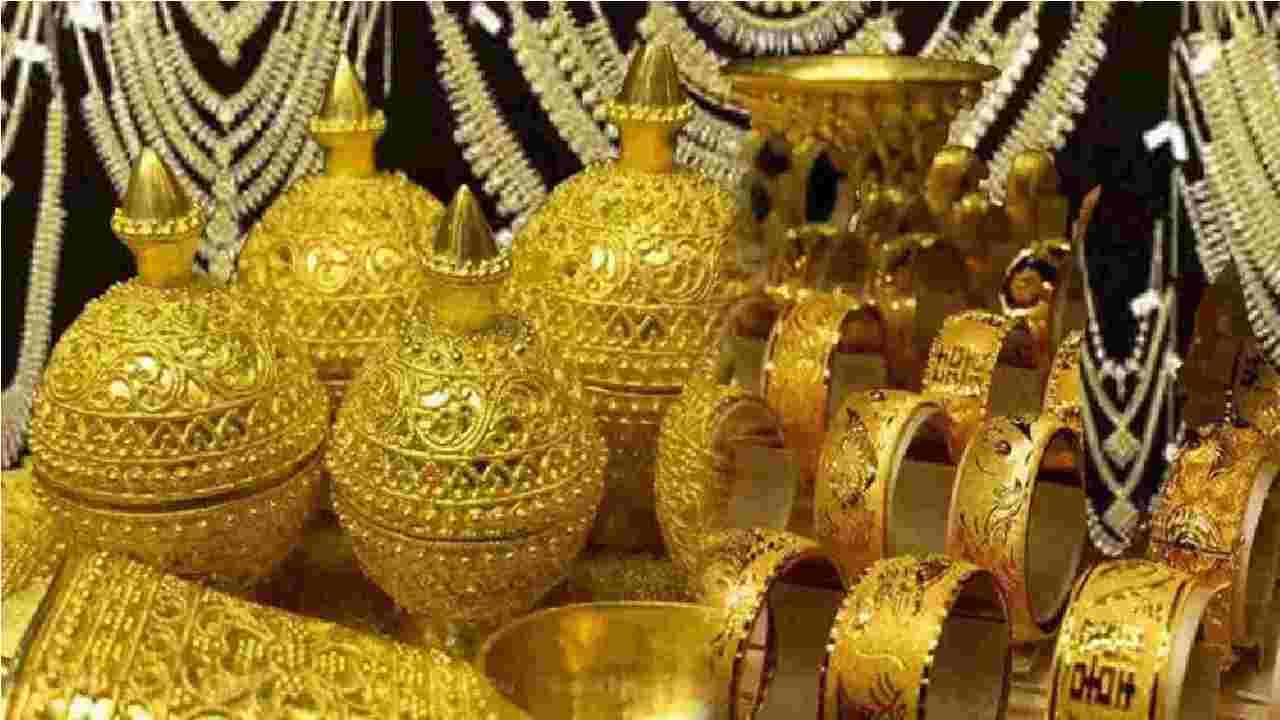 Gold Price : आठवड्याभरात सोन्याच्या भावात मोठी घट, चांदीची चमकही घटली