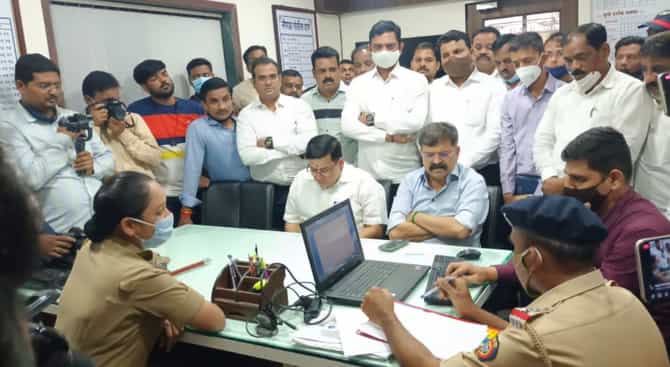 बाबाला अद्दल घडवा, कालीचरण बाबाविरोधात जितेंद्र आव्हाडांची पोलिसात तक्रार