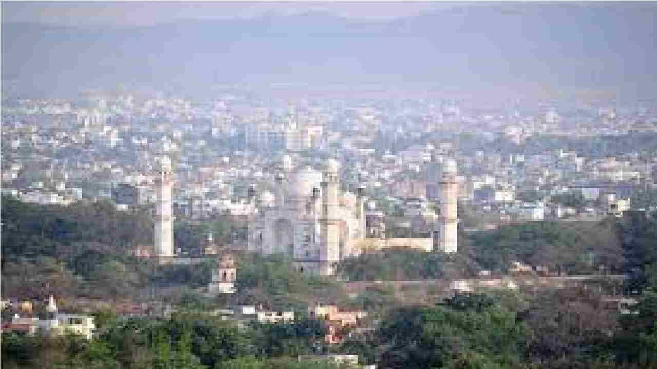 Rules For Aurangabad: थर्टी फर्स्टचा प्लॅन करताय? शहरात रात्री जमावबंदी, हॉटेलमध्ये 50 टक्के क्षमतेसाठीच परवानगी! Rules For Aurangabad: थर्टी फर्स्टचा प्लॅन करताय? शहरात रात्री जमावबंदी, हॉटेलमध्ये 50 टक्के क्षमतेसाठीच परवानगी!