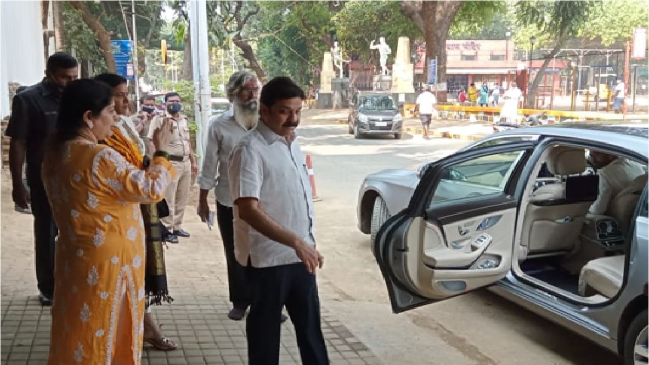 भाजपचे आमदार प्रसाद लाड यांनी मनसे अध्यक्ष राज ठाकरे यांची भेट घेतली