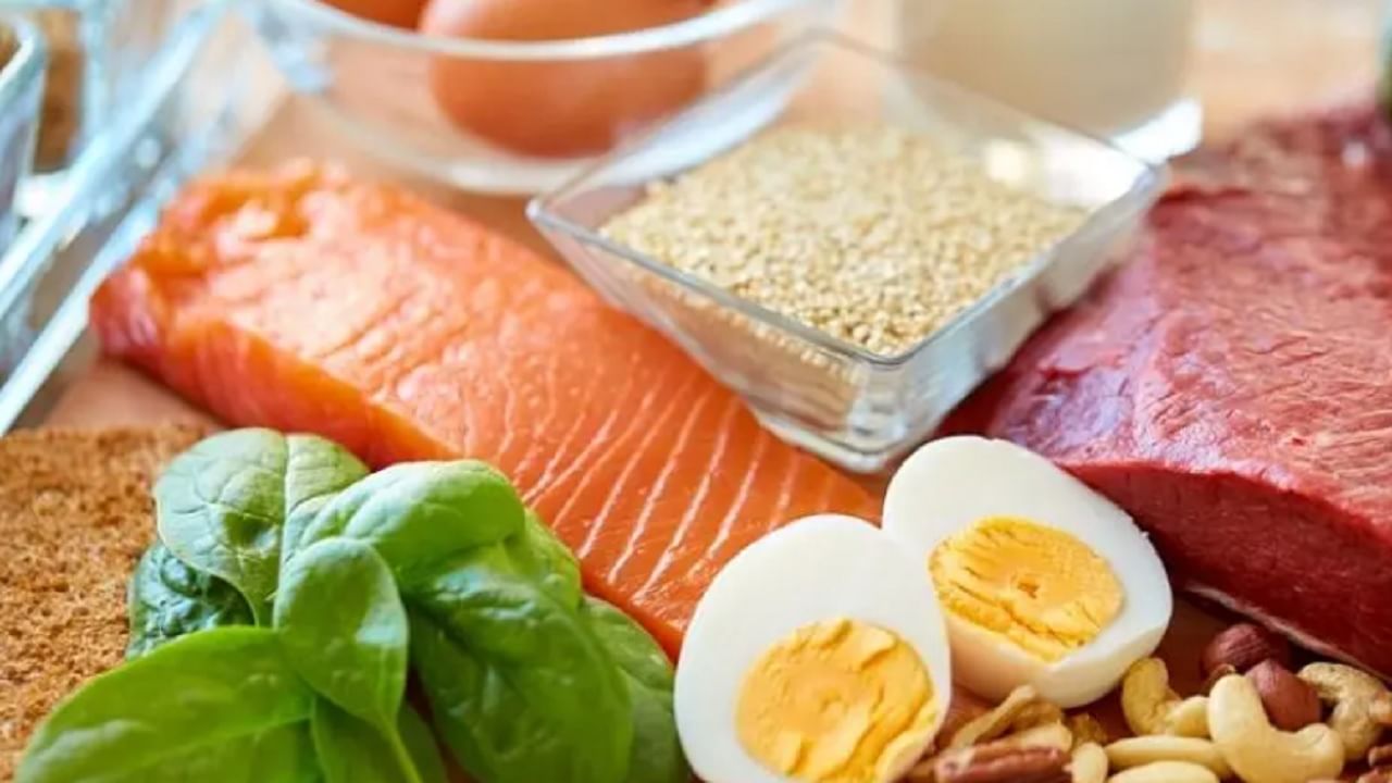 सध्याच्या हंगामात अंडी, मासे आणि दूध यांच्या आहारात समावेश करा. त्यामध्ये भरपूर पोषक तत्वे असतात. यामुळे रोगप्रतिकारक शक्ती वाढण्यास मदत होते. 