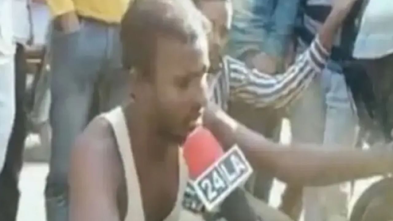Video : चक्क ऑटो मेकॅनिकने गायले सुंदर गाणे,आनंद महिंद्रांची कृती पाहून नेटकरी फिदा! Video : चक्क ऑटो मेकॅनिकने गायले सुंदर गाणे,आनंद महिंद्रांची कृती पाहून नेटकरी फिदा!