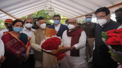 नाशिक दौऱ्यावर असणाऱ्या राज्यपालांचं छगन भुजबळांकडून खास स्वागत! राजकीय वर्तुळात चर्चा