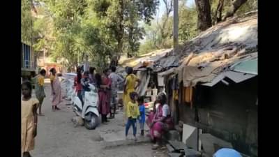 Kalyan : कल्याण शहरातील आदिवासी पाडे असुविधाच्या गर्तेत, 75 वर्षानंतरही स्वच्छता गृहाची प्रतीक्षा