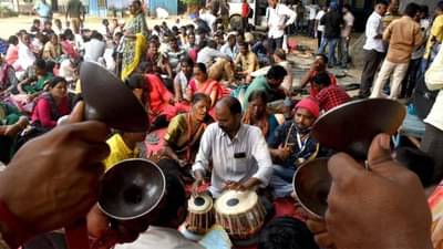 ST Workers Strike : एसटी कर्मचारी आंदोलनाला कोरोनाचा फटका, आझाद मैदानावरील आंदोलनासाठी वेळेची मर्यादा