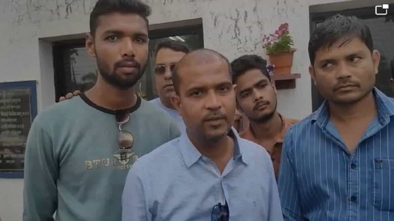 Video-Bhandara | आमदार कारेमोरेंचा ठाण्यात गोंधळ! व्यापाऱ्याचे 50 लाख पळविले; पोलीस म्हणतात, शासकीय कामात अडथळा, नेमकं काय चाललंय भंडाऱ्यात?
