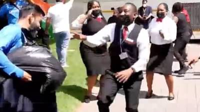 Video : सेंच्युरियनमधील विजयानंतर विराट कोहली, राहुल द्रवीडचा हा भन्नाट डान्स व्हायरल