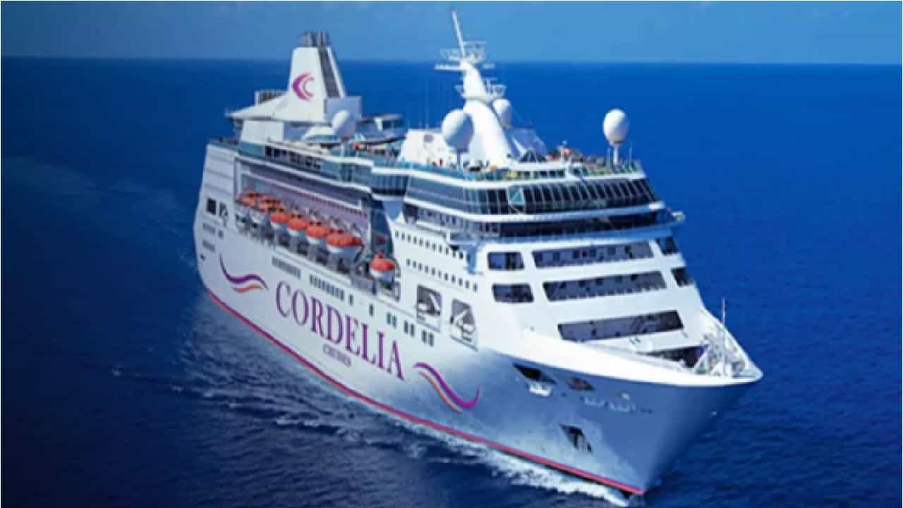 मुंबई-गोवा क्रूझवरील कर्मचाऱ्याला कोरोना, 2000 प्रवाशांची शिपवरच अडवणूक