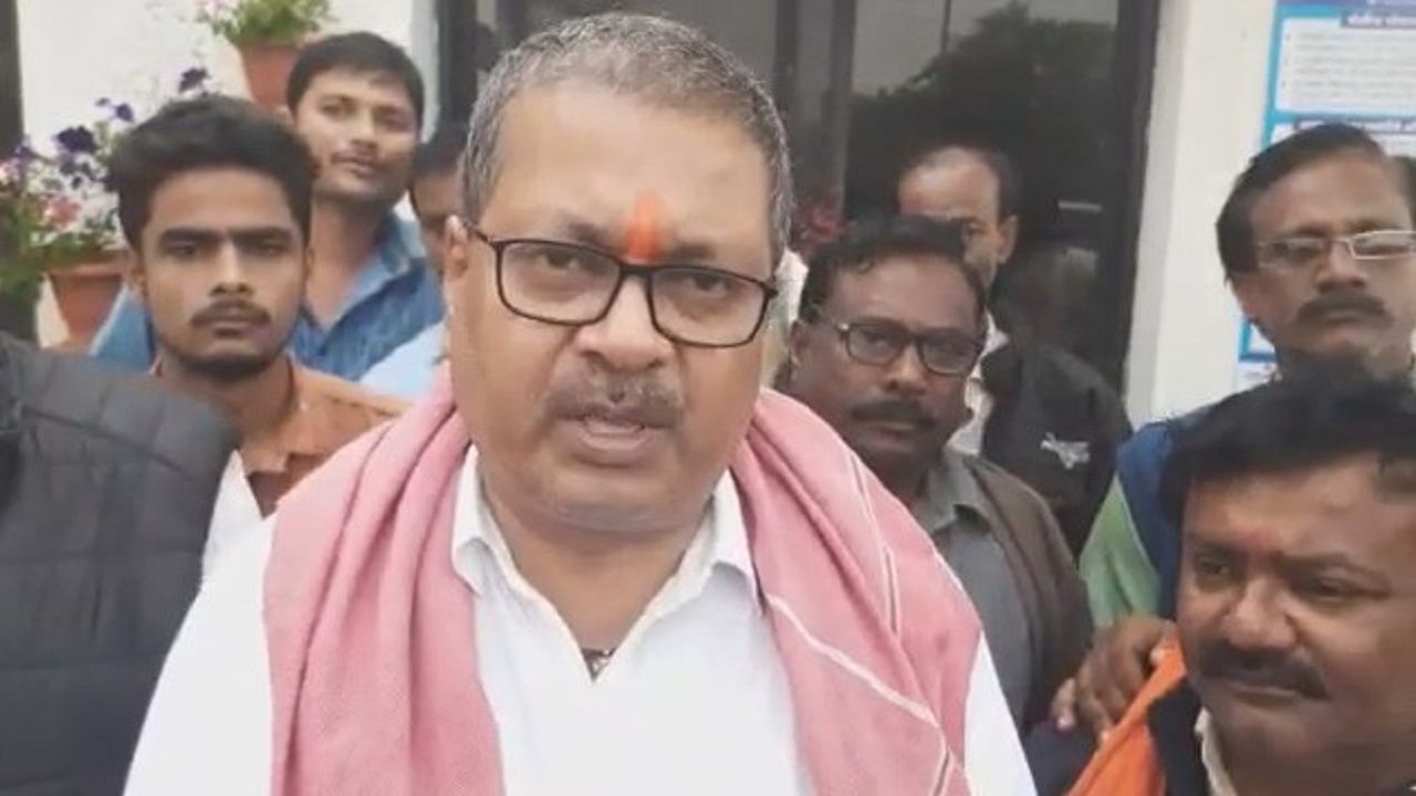 Raju Karemore: आमदार राजू कारेमोरे यांना जिल्हा सत्र न्यायालयाकडून जामीन मंजूर Raju Karemore: आमदार राजू कारेमोरे यांना जिल्हा सत्र न्यायालयाकडून जामीन मंजूर