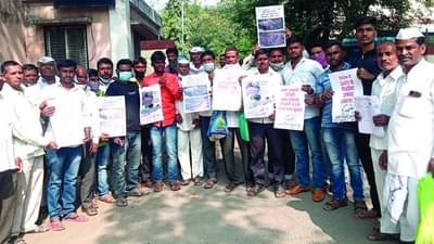 Pik Vima : रब्बी हंगाम मध्यावर तरी शेतकऱ्यांना प्रतीक्षा खरिपातील पीक विम्याचीच, बीडमध्ये निदर्शने