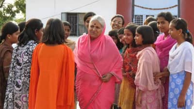 Sindhutai Sapkal Death : सिंधुताई सपकाळ यांचं निधन, महाराष्ट्रावर शोककळा;  पंतप्रधान. मुख्यमंत्र्यांसह दिग्गजांकडून श्रद्धांजली