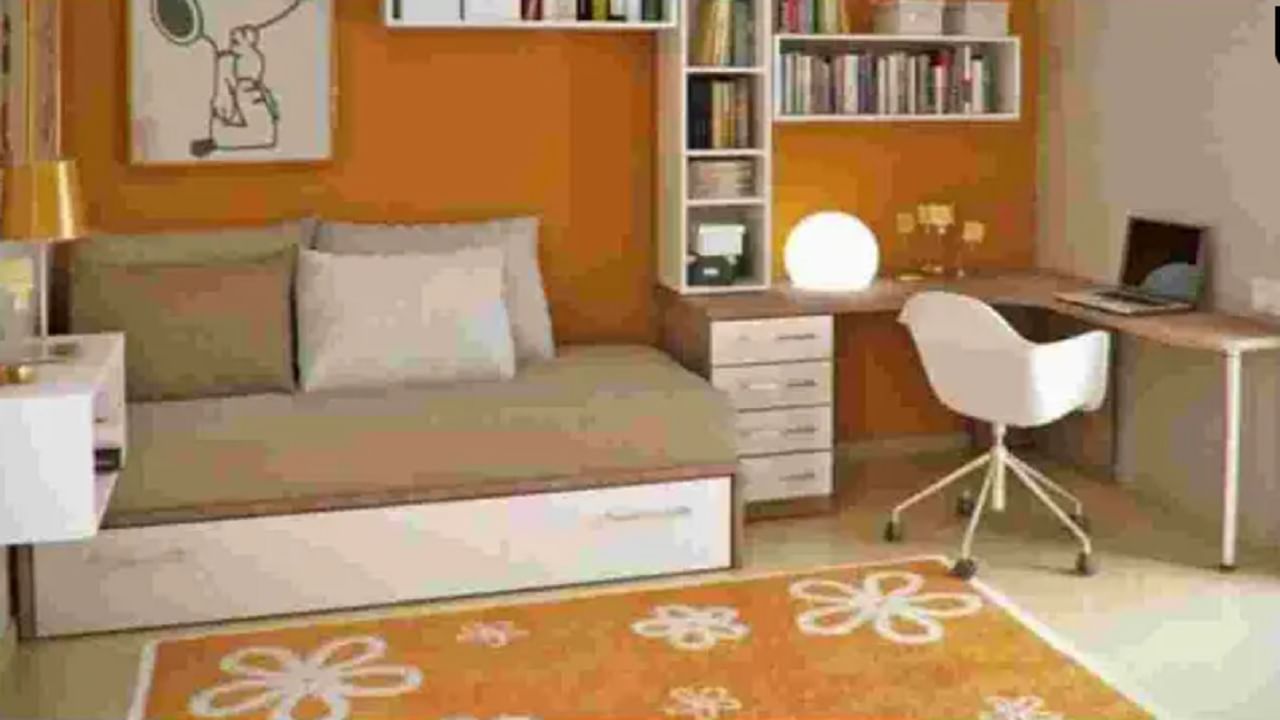 वास्तुशास्त्रानुसार मुलांच्या स्टडी रूममध्ये क्रीम कलर, फिकट जांभळा, हलका हिरवा, आकाशी निळा, हलका गुलाबी किंवा हलका हिरवा रंग चांगला असतो. हे रंग मुलांच्या शिक्षणासाठी खूप फायदेशीर आहेत.