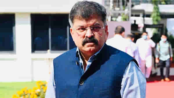 कलाकारांचा वेष घेऊन गांधी हत्येचं समर्थन करू शकत नाही, सिनेमाला विरोध करणारच, जितेंद्र आव्हाडांचा इशारा; Why I Killed Gandhi राष्ट्रवादीत दोन गट