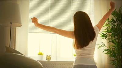 सकाळी उठल्यानंतर या गोष्टींकडे पाहू नका, संपूर्ण दिवस खराब होऊ शकतो!