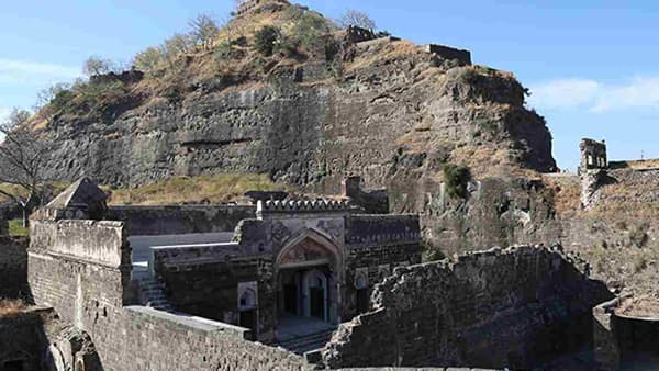 डॉ. भागवत कराड यांचा ड्रीम प्रोजेक्ट, दौलताबाद किल्ल्यावरील रोप-वे बारगळणार, कुणी घेतला आक्षेप?
