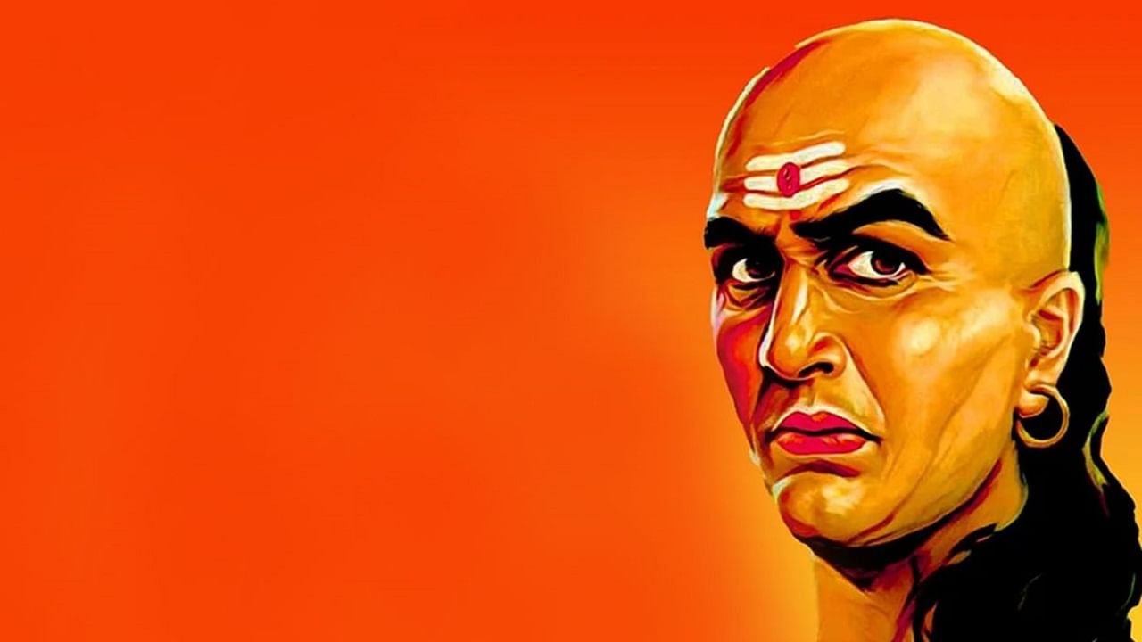Chanakya Niti | आयुष्यात कोणाला पैसे देताना आचार्य चाणक्यांनी सांगितलेली फक्त 1 गोष्ट लक्षात ठेवा, पश्चाताप करण्याची वेळ येणार नाही