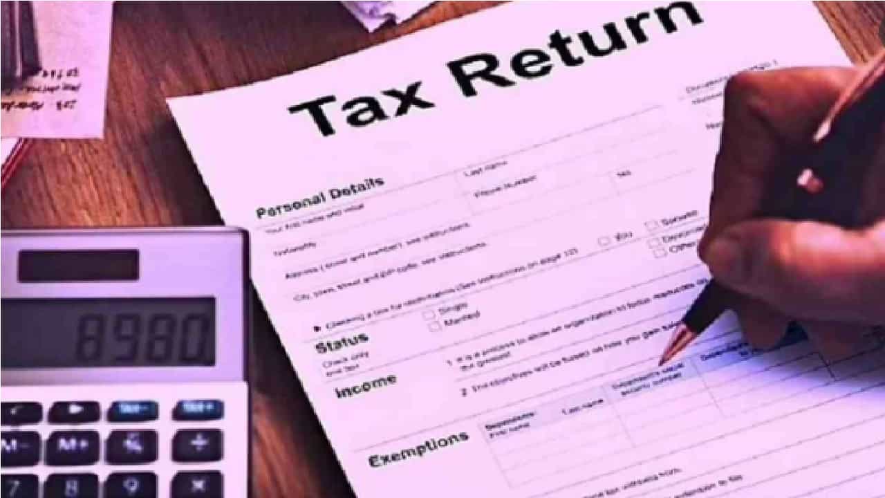 कर भरण्याच्या मुदतवाढीस नकार; आयकर विभागाला कायदेशीर नोटीस, ओडिशा टॅक्स अॅडव्होकेट असोसिएशनने धरला विभागाच्या तांत्रिक चुकांवर नेम 