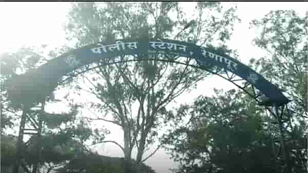 शेतात नेऊन बायको-मुलांसह आत्महत्येचा प्रयत्न, वाचलेल्या लेकराने मामाला फोन केला आणि...