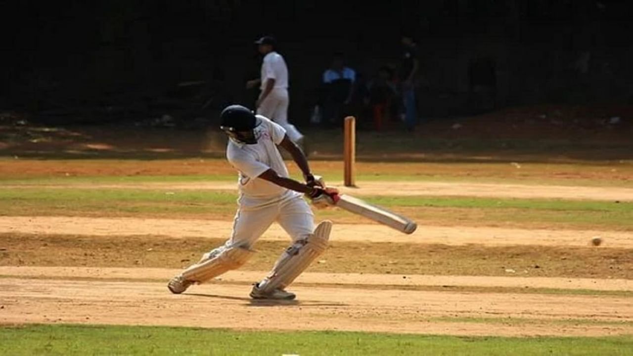 Viral : सोशल डिस्टन्सिंगसह खेळू शकतो का क्रिकेट? यूझरच्या प्रश्नाला दिल्ली पोलिसांचं भन्नाट उत्तर