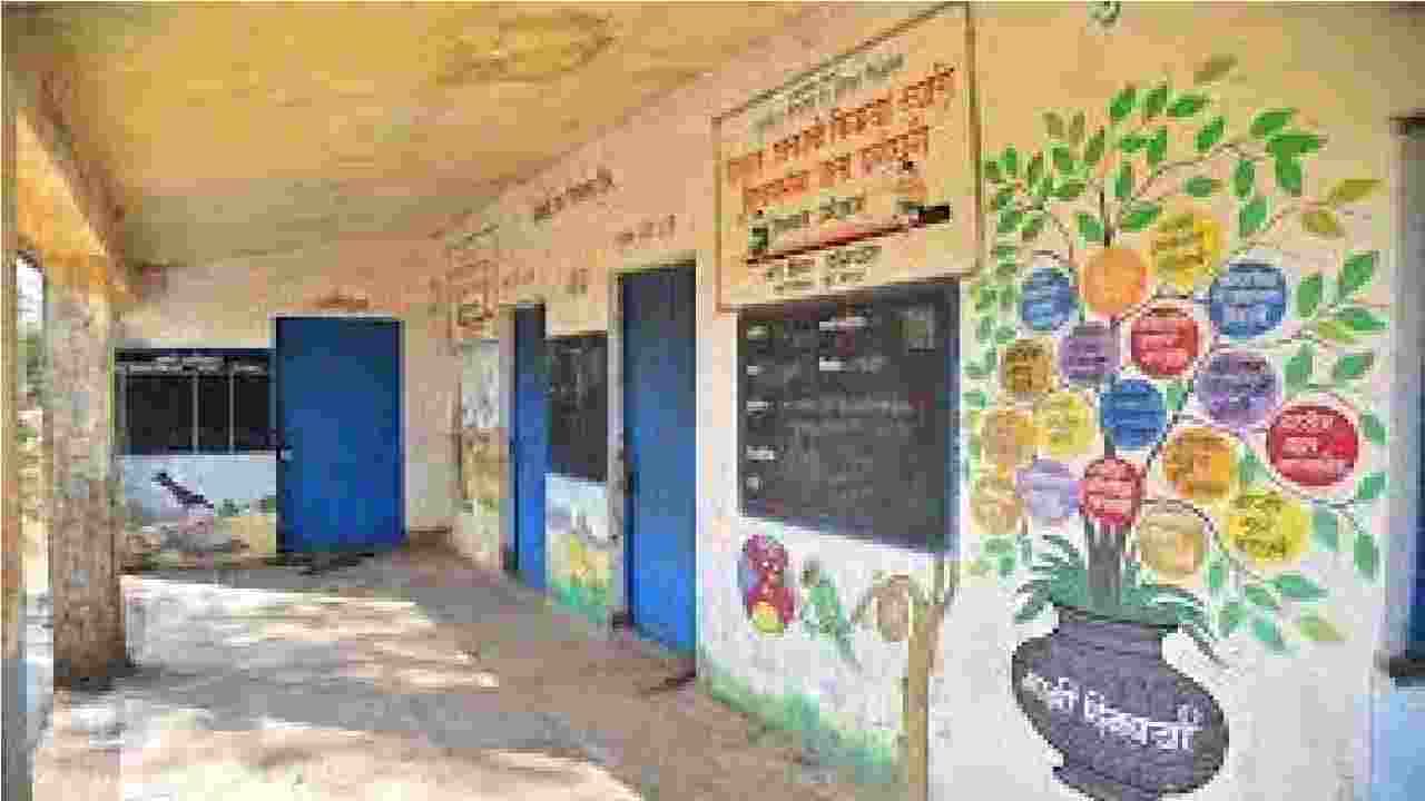 Aurangabad: जि.प. शाळेतही निवडणुकीचं नाट्य! ऐनवेळी 16 विद्यार्थ्यांचे प्रवेश घेण्याची पालकांची मागणी, काय घडला प्रकार?