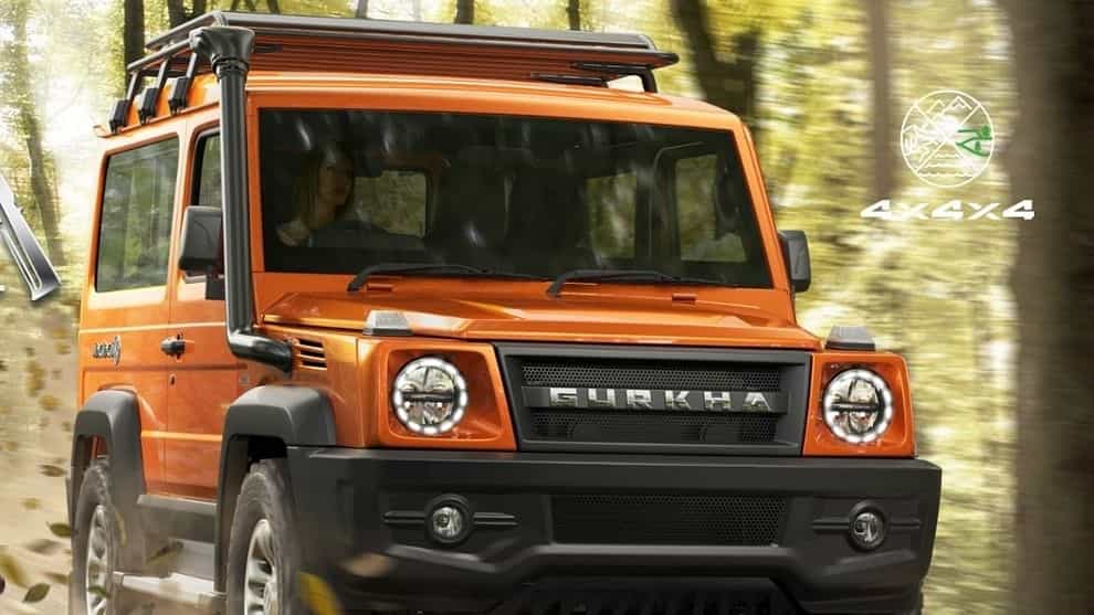 फोर्स मोटर्सने जानेवारीपासून त्यांच्या 4X4 ऑफ-रोड SUV गुरखाच्या किमतीत वाढ केली आहे. कंपनीच्या अधिकृत वेबसाइटनुसार, Force Gurkha SUV ची सुरुवातीची किंमत बदलून 14.10 लाख रुपये (एक्स-शोरूम) करण्यात आली आहे. एसयूव्ही लाँच करताना सादर केलेल्या किंमतीत कंपनीने यावेळी 51 हजार रुपये वाढवले आहेत.