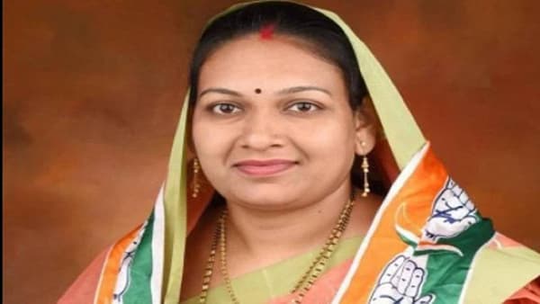 ZP Corona | नागपुरात कोरोनाच्या रुग्णसंख्येत वाढ अन् कोविड केअर सेंटर बंद; जिल्हा प्रशासन करणार काय?