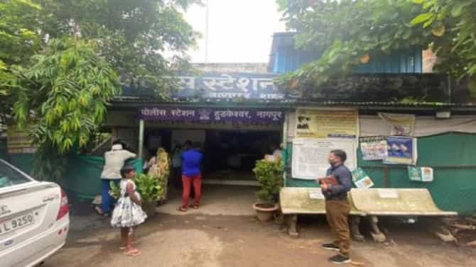 Nagpur Crime | 65 वर्षांचा म्हातारा घ्यायचा निरागस चिमुकलीचा गैरफायदा; दहा वर्षांच्या पोरीला नको त्या अवस्थेत पाहून आई संतापली, नेमकं काय घडलं?