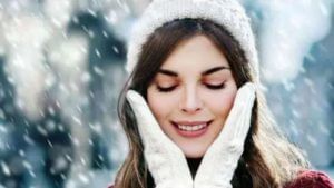 Winter Skincare Tips : हिवाळ्यात मुरुमाची समस्या दूर करण्यासाठी 'या' खास टिप्स फाॅलो करा!
