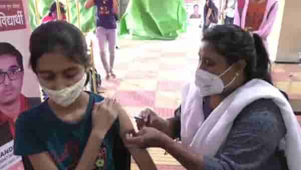 Nashik Corona | नाशिकमध्ये किशोरवयीन मुलांची लसीकरणाकडे पाठ, 3 आठवड्यात फक्त अर्धेच टार्गेट पूर्ण!