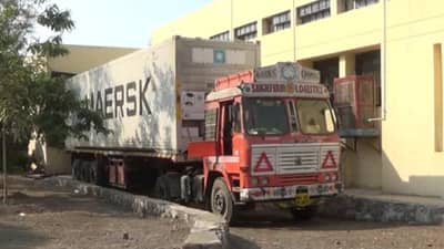 Grape Exports : अखेर संकटांची शर्यंत पार करीत नाशिकच्या द्राक्षांचा सातासमुद्रापार झेंडा! पहिल्याच टप्प्यात दोन देशात निर्यात