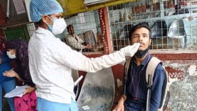 Nagpur | विनामास्क फिरणाऱ्यांची ऑन द स्पॉट टेस्ट!; साखळी खंडीत करण्यासाठी मनपा करतेय कारवाई