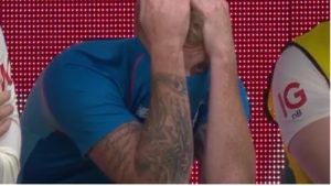 Ashes Series: अ‍ॅशेसचा थरार, बेन स्टोक्सने टी-शर्टमध्ये लपवलेला चेहरा, भारतानेही ऑस्ट्रेलियाला असचं रडवलेलं