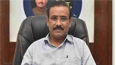 कोरोना संकटातही आरोग्य खातं खणखणीत सांभाळणारे मंत्री! जालन्याचे आमदार राजेश टोपे यांच्या कारकीर्दीवर धावती नजर