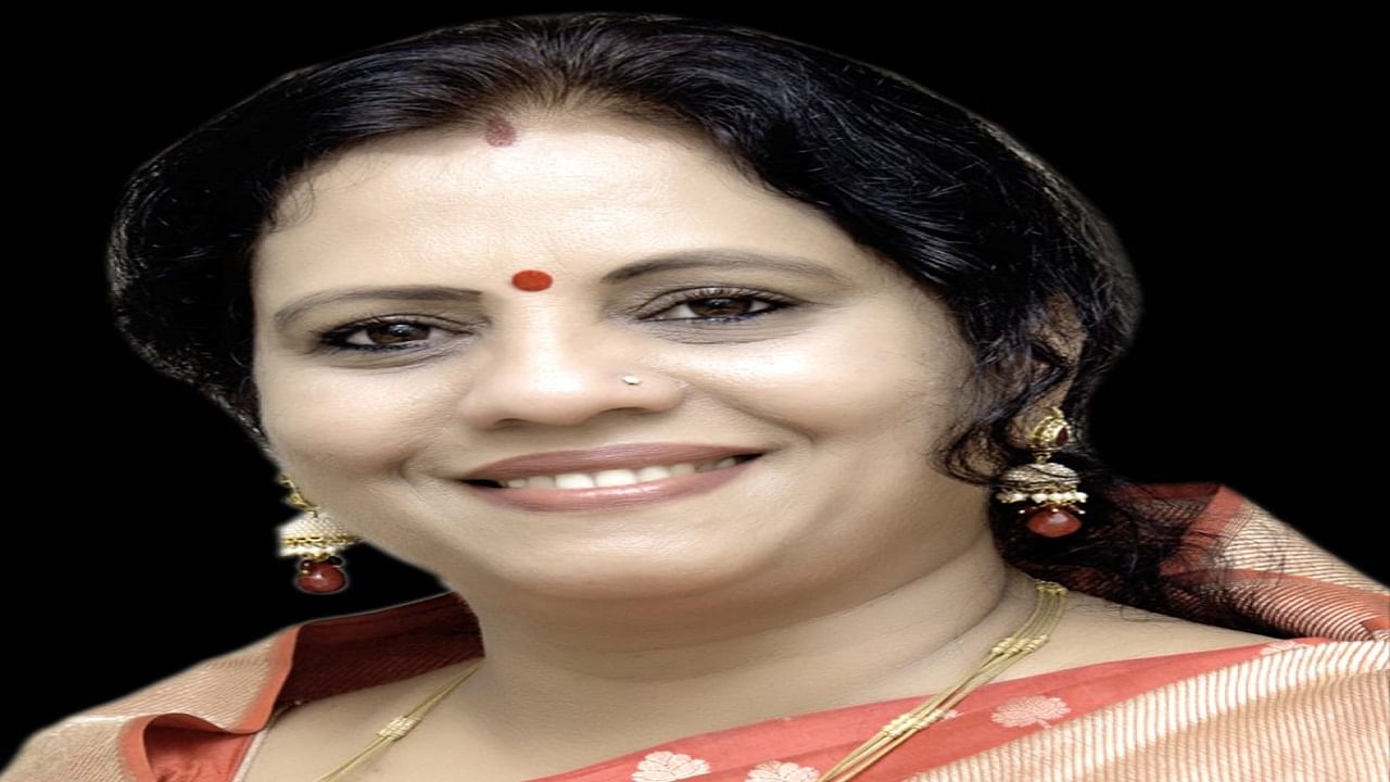Devyani Farande| 2 टर्म आमदारकी, महापालिकेतही छाप; परखड नेतृत्व देवयानी फरांदेंच्या वाटचालीवर वाढदिवसानिमित्त नजर ... Devyani Farande| 2 टर्म आमदारकी, महापालिकेतही छाप; परखड नेतृत्व देवयानी फरांदेंच्या वाटचालीवर वाढदिवसानिमित्त नजर ...